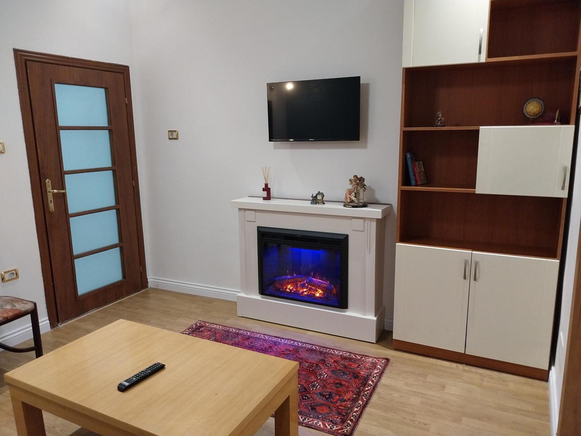 Sweet Wilson Square Apartment *