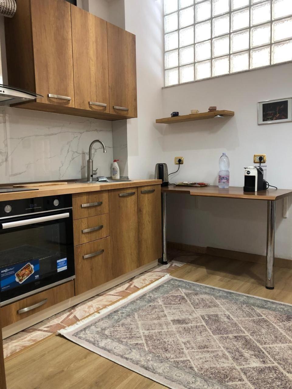 Sweet Wilson Square Apartment *